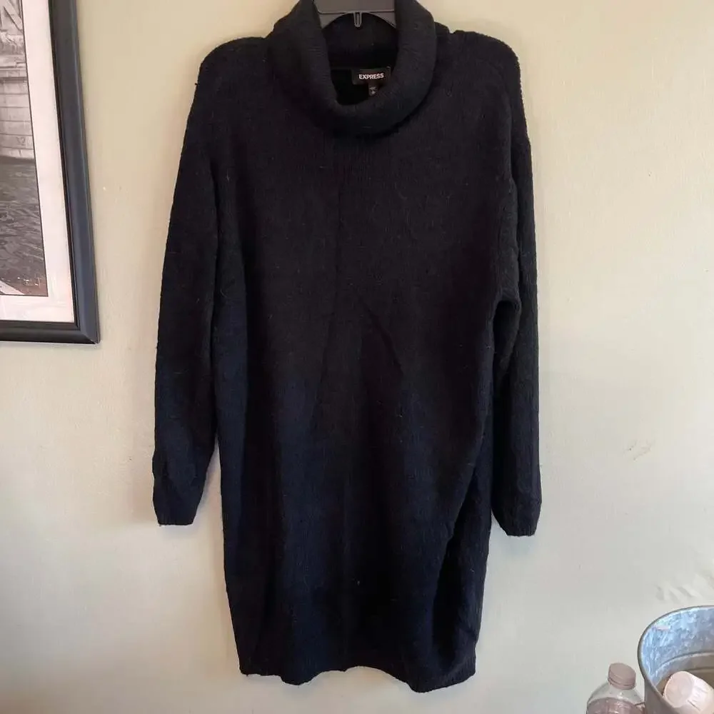 Express boucle turtleneck